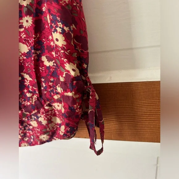 Vintage 100% Silk Sleeveless Floral Blouse - Women’s Small Old Navy collection - Picture 4 of 6